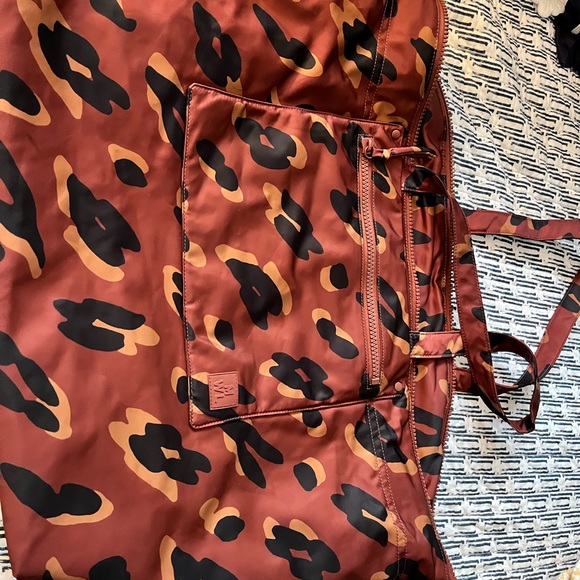 The (Re)sourced Weekender Bag in Painted Leopard - Picture 6 of 8